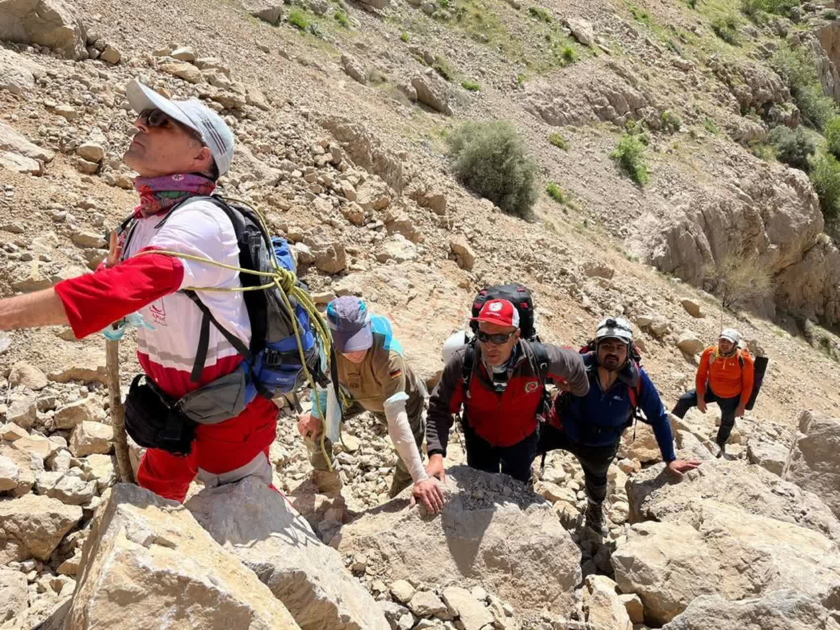 محصوران ارتفاعات در آبشار تنگ زندان رهایی یافتند