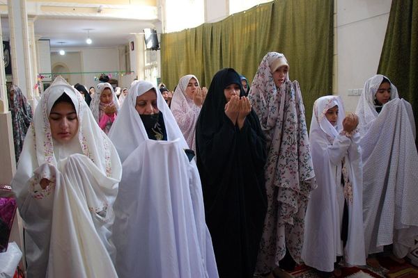 بازدید مسئولان اداره آموزش و پرورش ناحیه یک شهرری از اعتکاف دانش‌آموزان