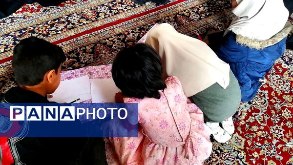 برپایی غرفه کودک در حاشیه نماز جمعه شهرستان کاشمر