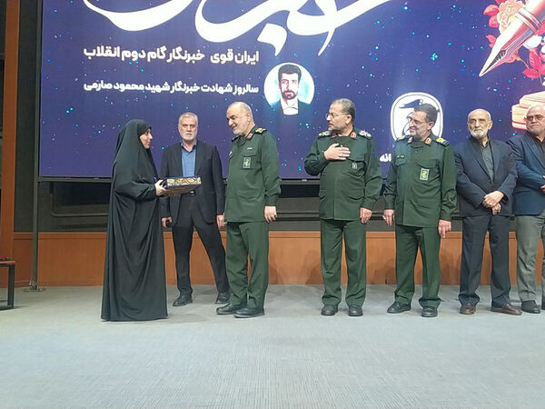 حضور اعضای پانای قم در مراسم روز خبرنگار