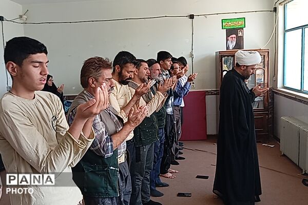 دانش‌آموزان جهادی شهرستان بن به استقبال سال تحصیلی جدید رفتند