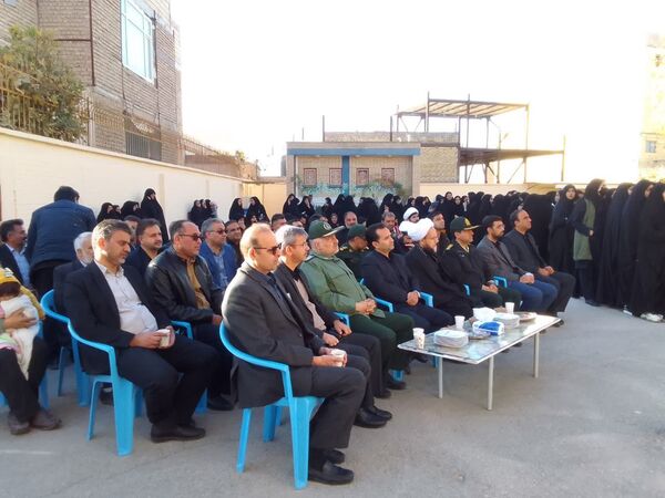 دبیرستان دخترانه حضرت معصومه سلام الله علیها میزبان پیکر شهید گمنام 