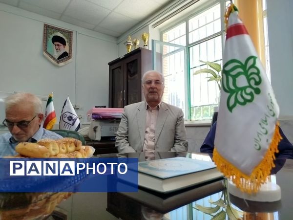 نشست هم‌اندیشی پیشکسوتان امورتربیتی با معاون پرورشی  و تربیت بدنی کاشمر