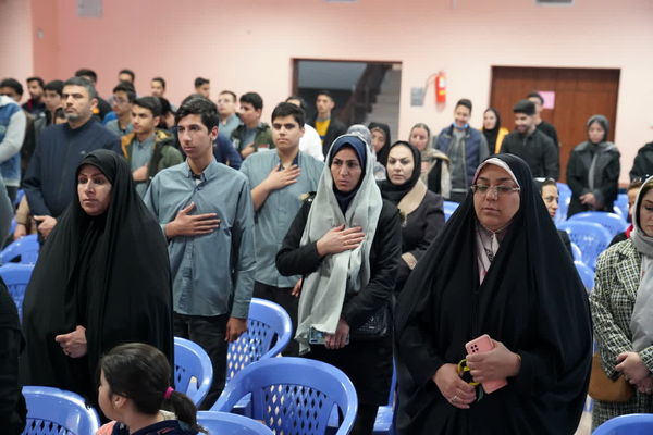  جشن ستارگان برای دانش‌آموزان رتبه‌های ‌اول تا سوم علمی در دبیرستان شاهد صارمیه ۶