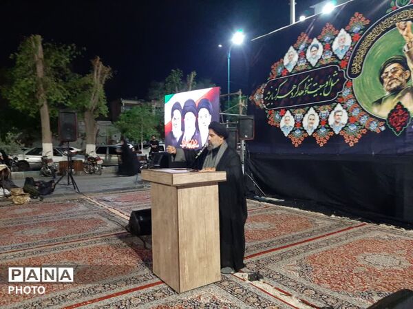 مراسم چهلم شهادت رهبر انقلاب اسلامی ایران در میدان باغ ملی یزد