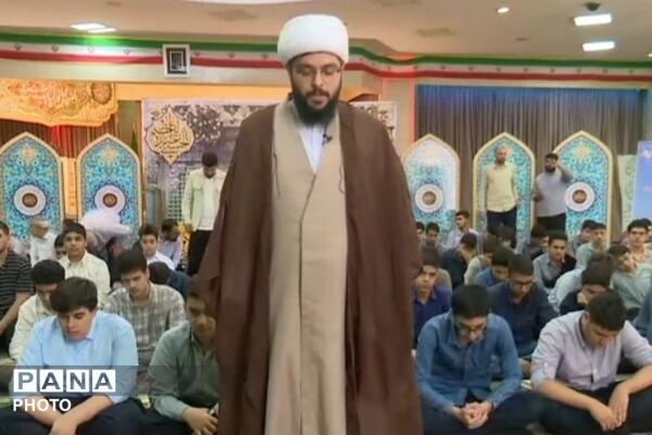 برپایی نماز جماعت در مدارس ناحیه دو شهرری 