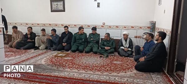 دیدار اعضای کمیته خادم الشهدا شهرستان کبودرآهنگ با خانواده شهدا