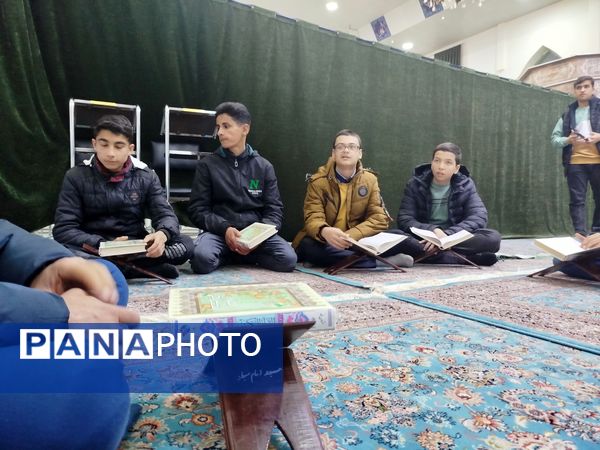 جلسه هفتگی آموزش قرآن در شهرستان خلیل آباد 