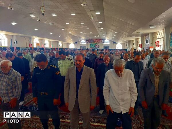 حضور پیشتازان شهر بهار در نماز جمعه