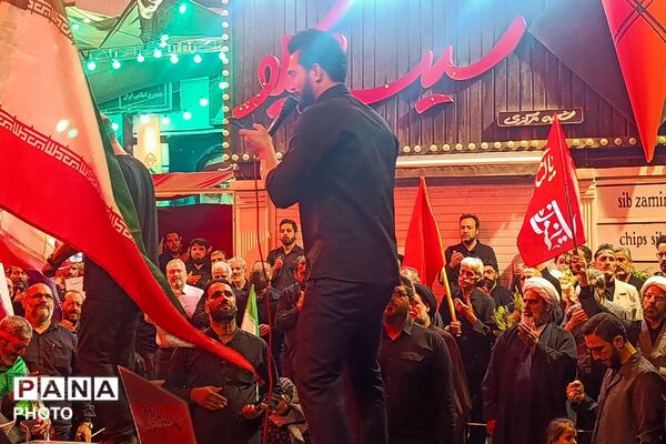 طنین دوباره فریادها؛ گام‌های استوار مردم در شبی ماندگار