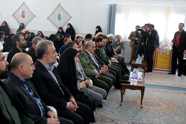 برپایی جشن «حضور تا ظهور» در دبیرستان شهیده حسنی سعدی قم