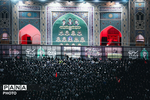 اقامه نماز بر پیکر مطهر رهبر شهید انقلاب در حرم مطهر رضوی-۲