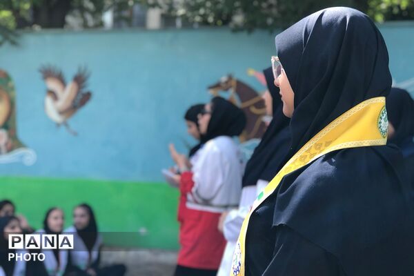 دانش‌آموزان دبیرستان پروین اعتصامی اسلامشهر با اصول امدادگری آشنا شدند