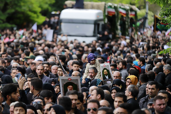 تشییع پیکر شهدای خدمت در تبریز