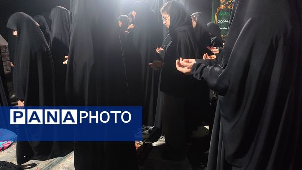 عزاداری نوجوانان بنت الهدی‌ در شب هشتم محرم