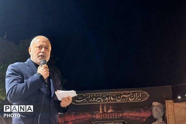 مردم فیروزکوه در میدان معلم؛ ایستادگی‌ای پررنگ‌تر از همیشه