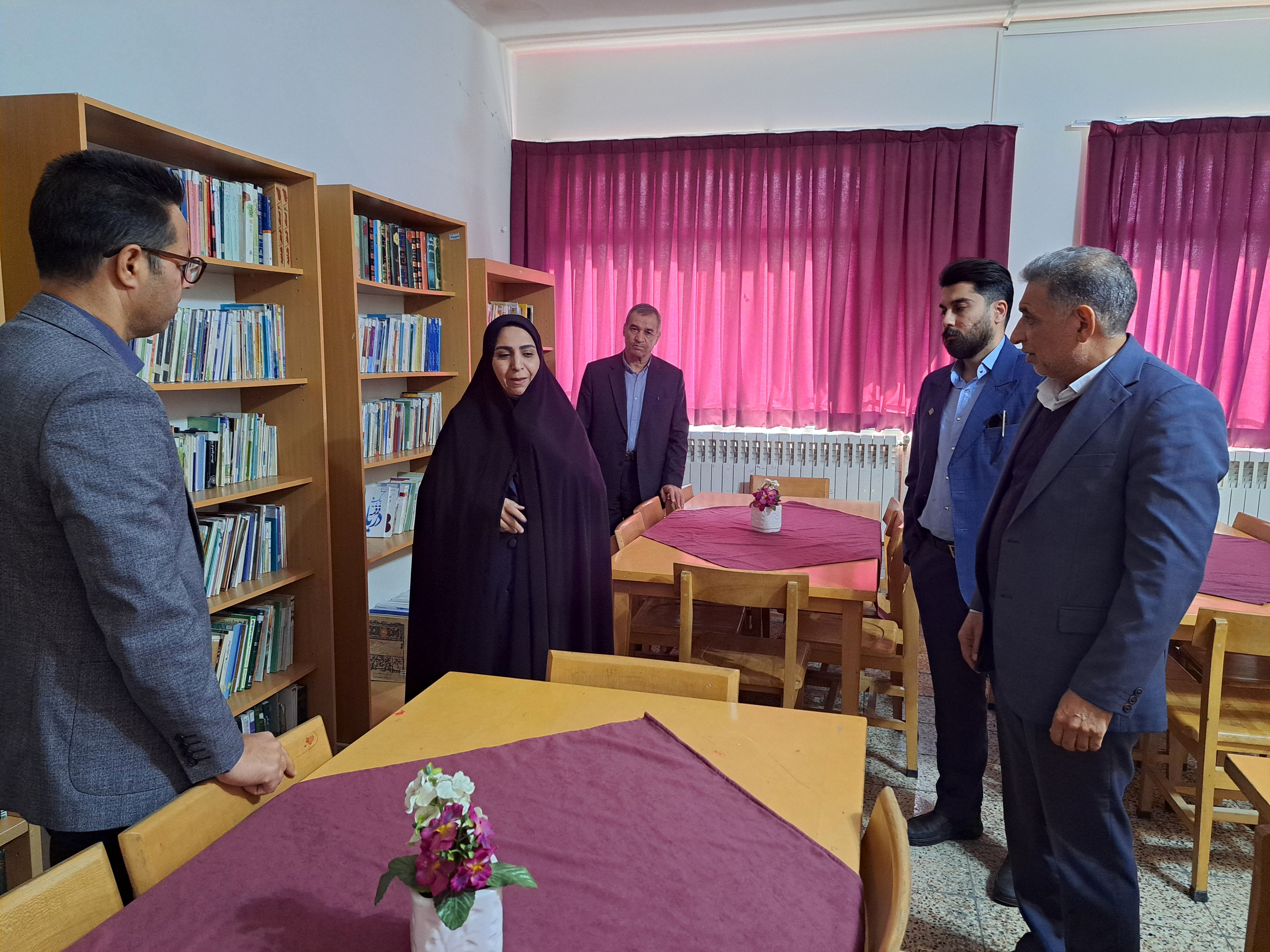 افتتاح کتابخانه دبیرستان علی افشار نژاد ناحیه ۶