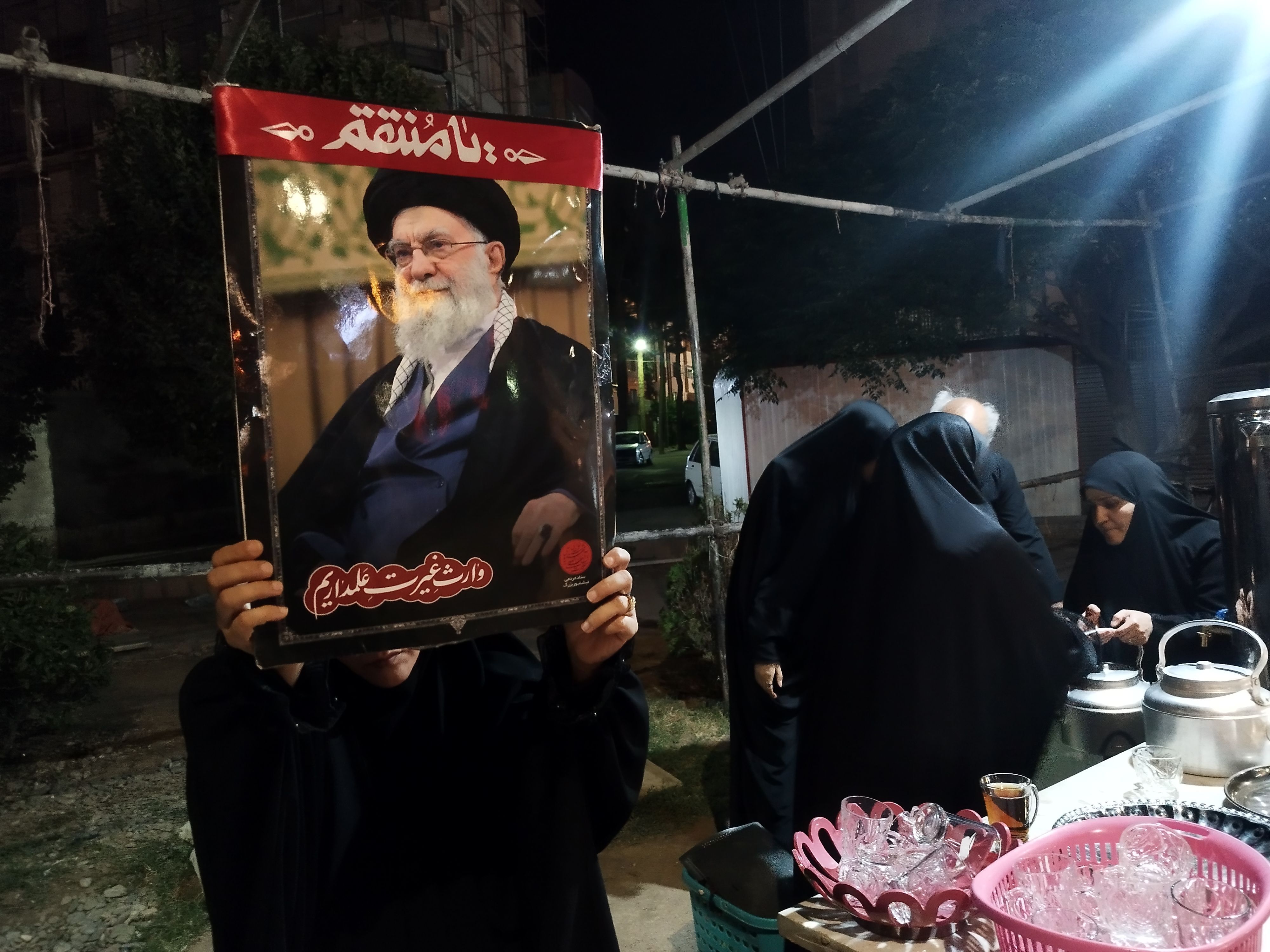 چایخانه و موکب مردمی  شهید سبحانی فر در  میدان آزادی شهرستان نیشابور 