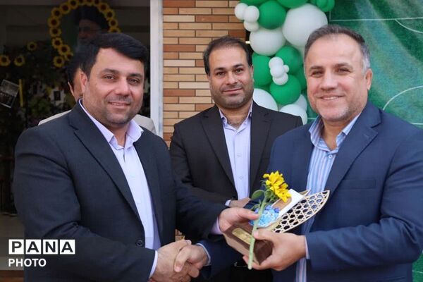 نمایش توانمندی‌های دانش‌آموزان در رشته‌های مختلف ورزشی و هنری قرچک در هفته تربیت‌بدنی