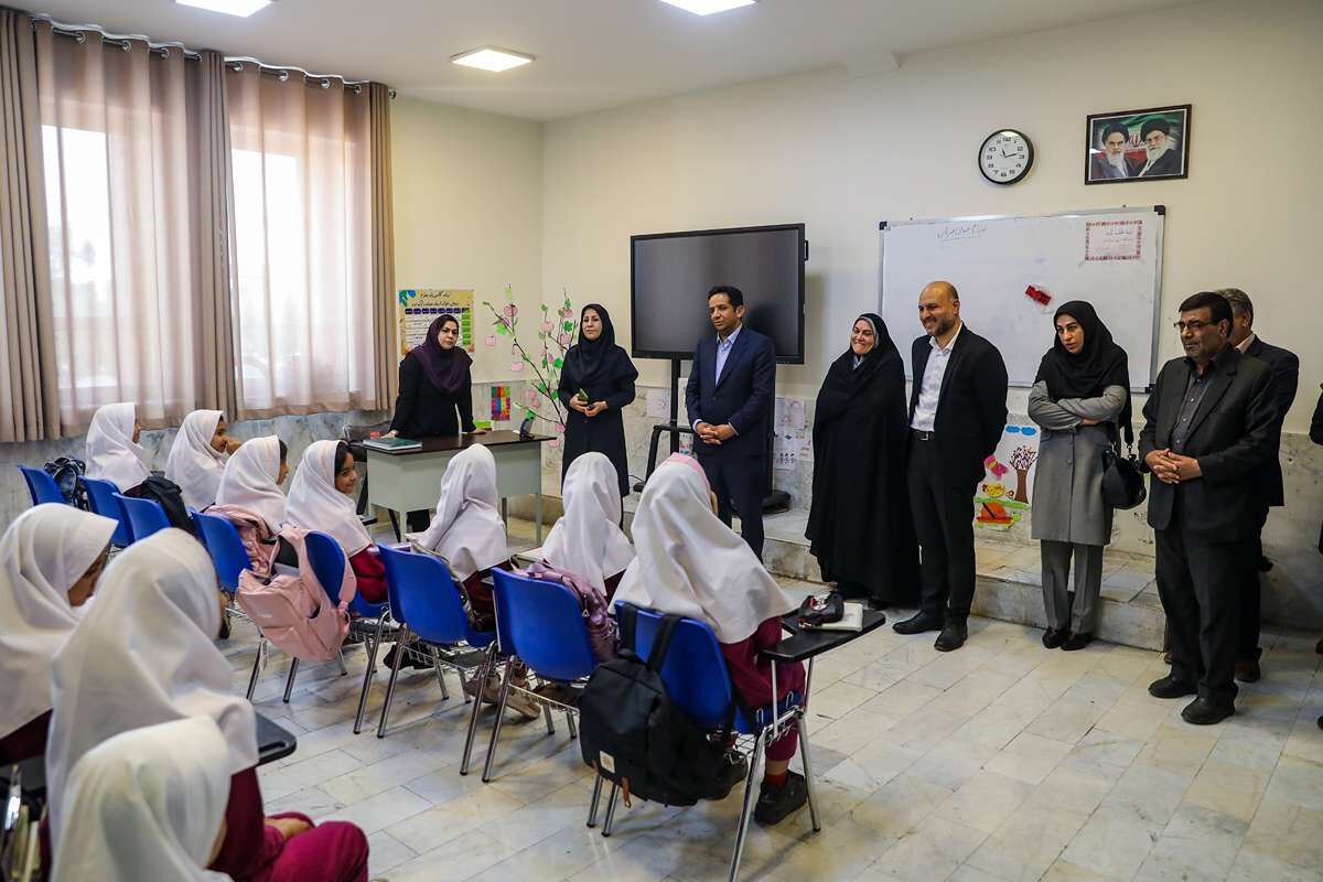 بازدید مدیرکل آموزش‌وپرورش کرمان از مجتمع آموزشی «اندیشه هوشمند ارگ»
