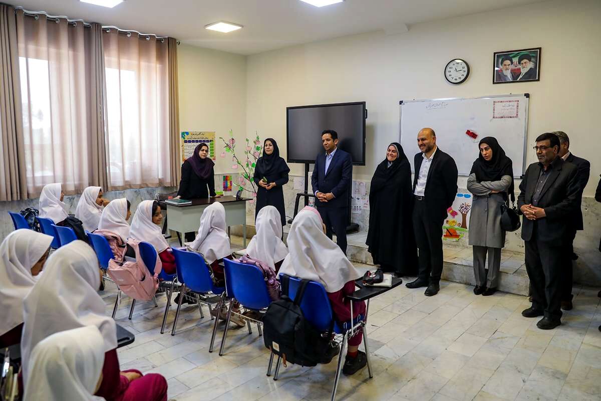 بازدید مدیرکل آموزش‌وپرورش کرمان از مجتمع آموزشی «اندیشه هوشمند ارگ»