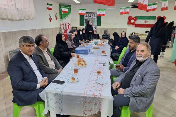  آیین افتتاح جشنواره ماها و ایران‌مون در دبیرستان خدیجه کبری پردیس 