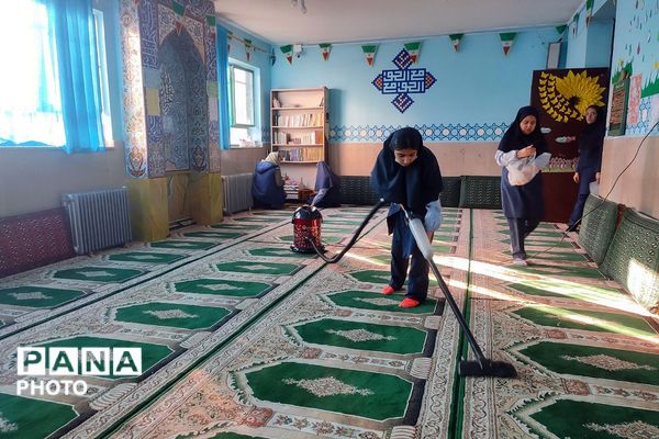 آیین غبارروبی نمازخانه مدرسه شهید معظم همزمان با حلول ماه مبارک رمضان