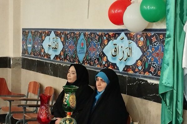 جشن نیمه شعبان در دبیرستان دخترانه صدیقه طاهره ناحیه یک شهرری 