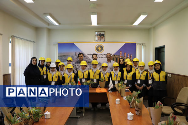 آیین تجلیل از سفیران انرژی برتر نیروگاه سیکل ترکیبی در شهرستان شیروان