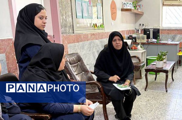 جلسه توجیهی ویژه دانش‌آموزان خبرنگار پانا در هنرستان تلاش