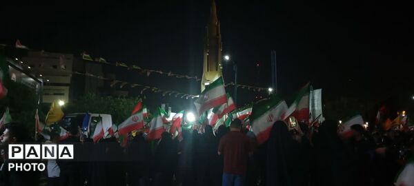 نمایش توان دفاعی کشور در میدان امام حسین (ع) یزد