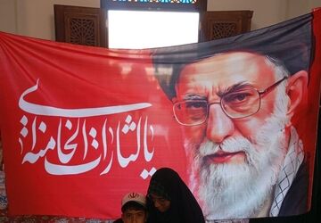 پیام وفاداری فرهنگیان و دانش‌آموزان فارس در حرم شاهچراغ(ع)