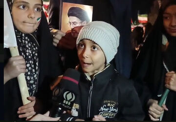 علمداران کوچک انقلاب
