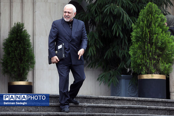 حاشیه جلسه هیات دولت - ۲۳ آبان