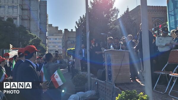 آیین بازگشایی مدارس در دبیرستان ماندگار البرز