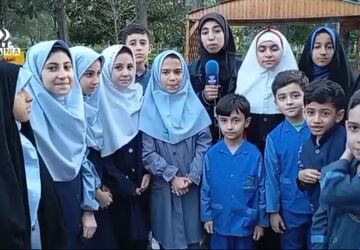 اجرای نمایش خیابانی «فرشته‌های میناب» توسط دانش‌آموزان گرگان