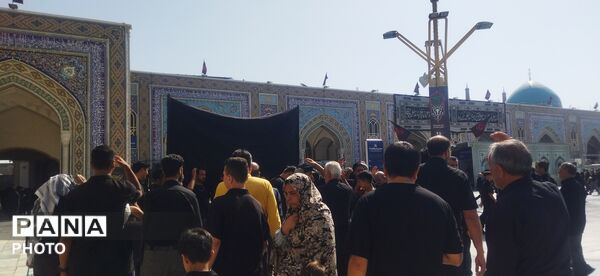 مراسم سینه زنی و عزاداری امام رضا علیه السلام توسط هیئات کاشمر 