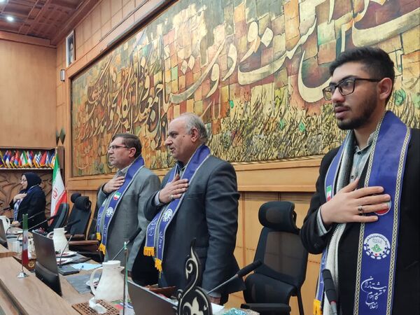 نشست هم‌اندیشی مسئولان سازمان دانش‌آموزی استان فارس روز اول