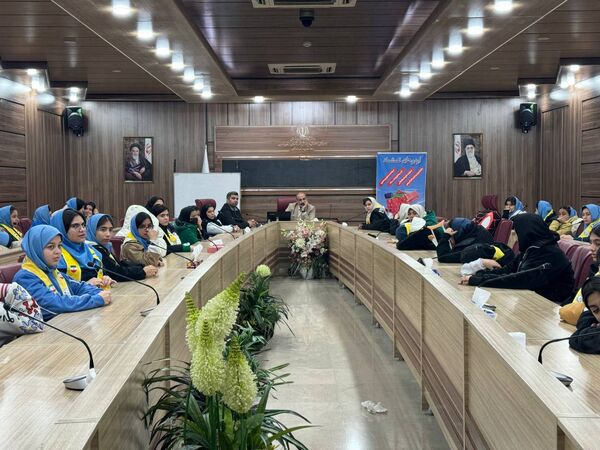 سفری هیجان انگیز به دنیایی تمشک با دختران ملارد 