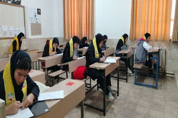  امتحانات ترم اول در دبیرستان دهنوی