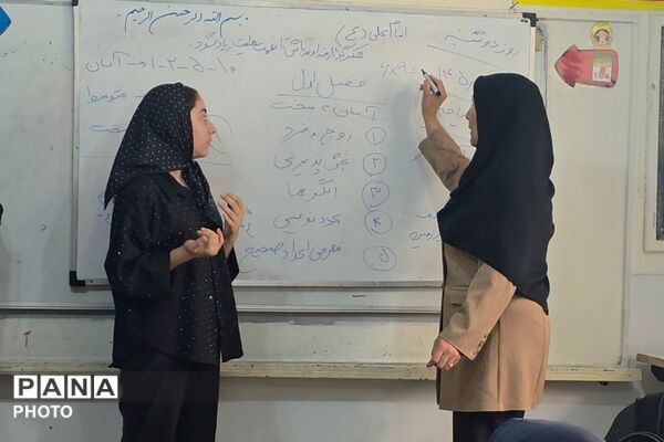 افتتاحیه طرح «حامی» در دبستان دخترانه حضرت معصومه(س) بهارستان‌دو 