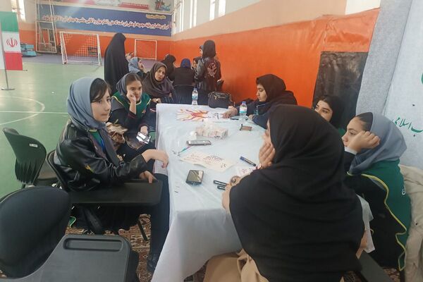 حضور دانش آموزان مدرسه ایثار در اردو توانمند سازی "برپا" در اردوگاه امام خمینی (ره)
