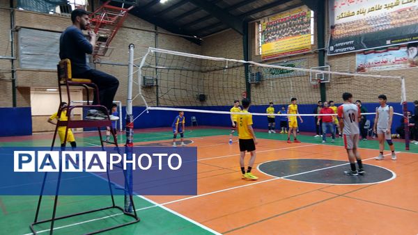 مسابقات والیبال بین مدرسه‌ای دانش‌آموزان ساوجبلاغ