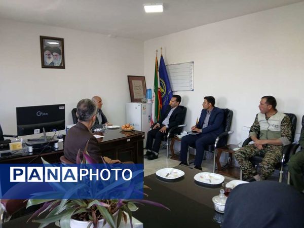 آغاز سال تحصیلی با اهدا کیف و لوازم تحریر به دانش‌آموزان تحت حمایت کمیته امداد در خلیل آباد