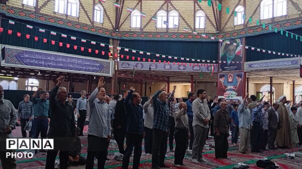 نماز جمعه ملایر؛ شکوه حضور مردم در کنار مسئولان