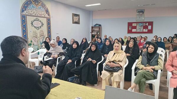 کارگاه آگاهی‌بخشی و پیشگیری از اعتیاد در دبستان لطیفه و دبیرستان فرهنگیان