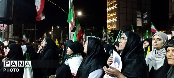 مردم پای کار ایران