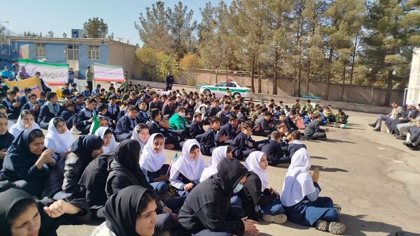 حماسه آفرینی دانش آموزان شهر نیم‌ور در روز مقابله با استکبار ستیزی جهانی