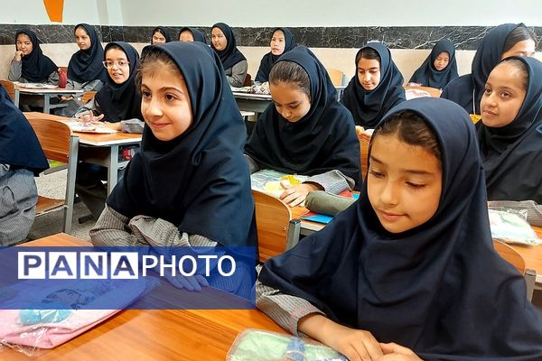 آیین بهره برداری از مدرسه شهدای پالایشگاه تهران در کهریزک 