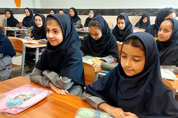 آیین بهره برداری از مدرسه شهدای پالایشگاه تهران در کهریزک 